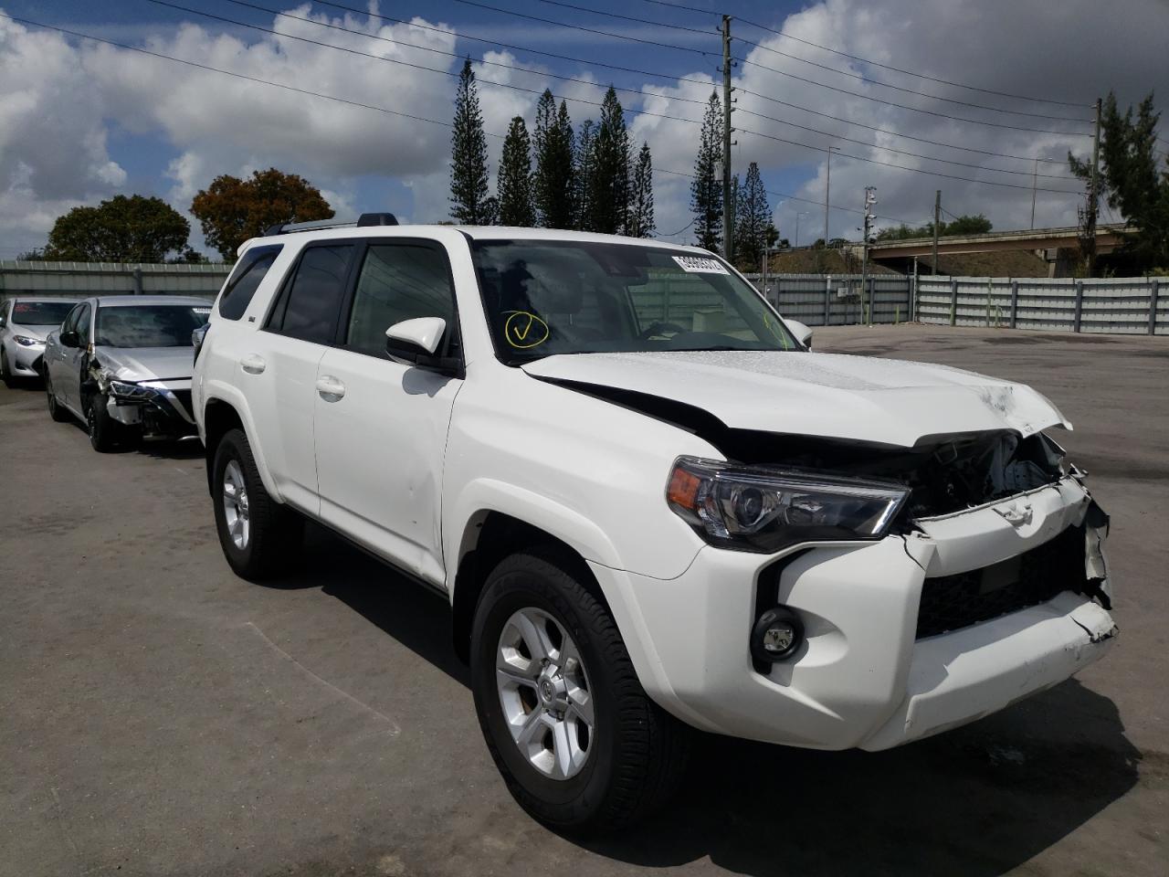 TOYOTA 4RUNNER SR 2021 with VIN JTEEU5JR9M5233366 - Photo from auction