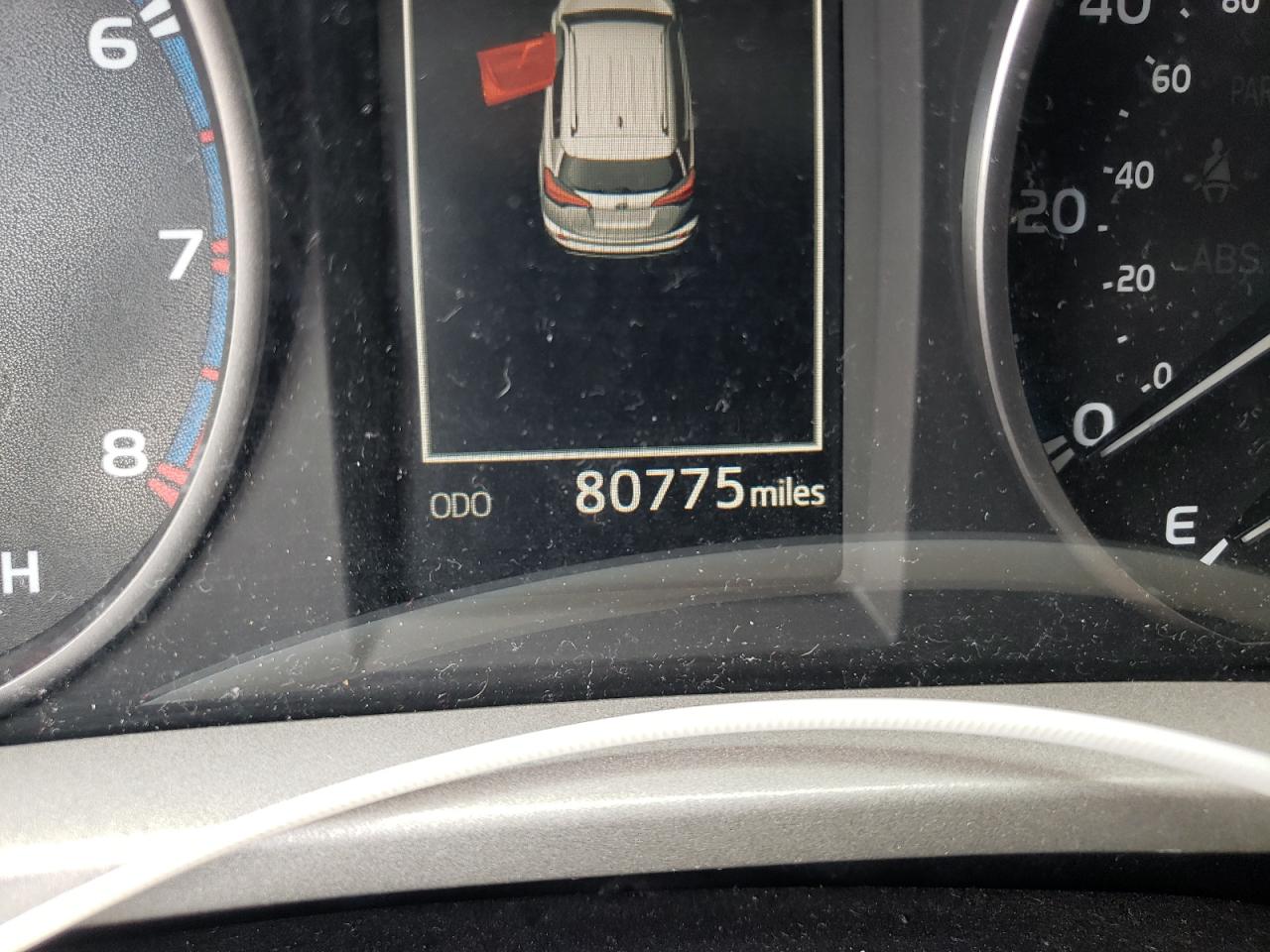 Photo 8 from auction – 2018 TOYOTA RAV4 LE with VIN 2T3BFREV6JW736650