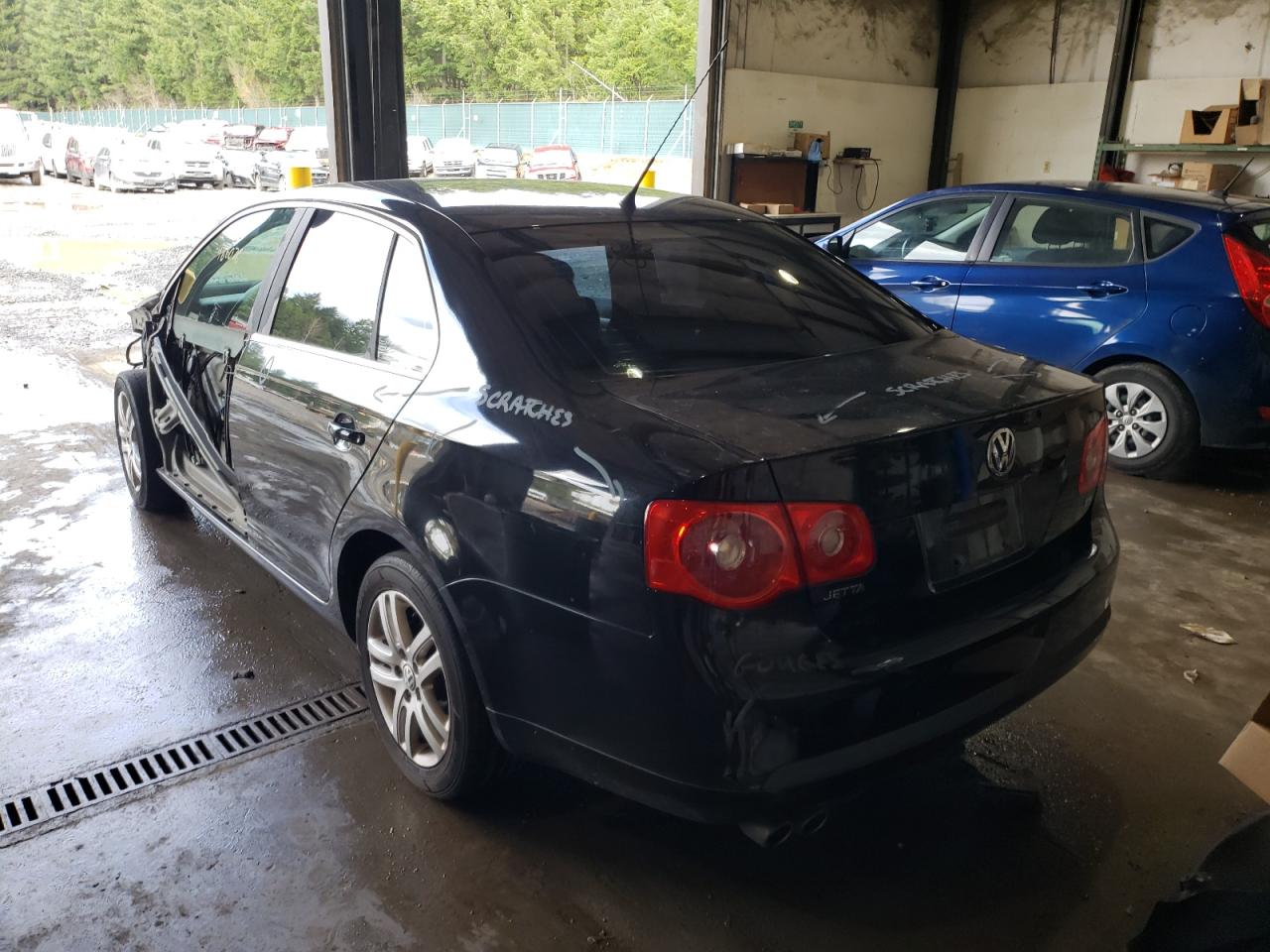 Photo 3 from auction – 2007 VOLKSWAGEN JETTA WOLF with VIN 3VWEG71K57M114140