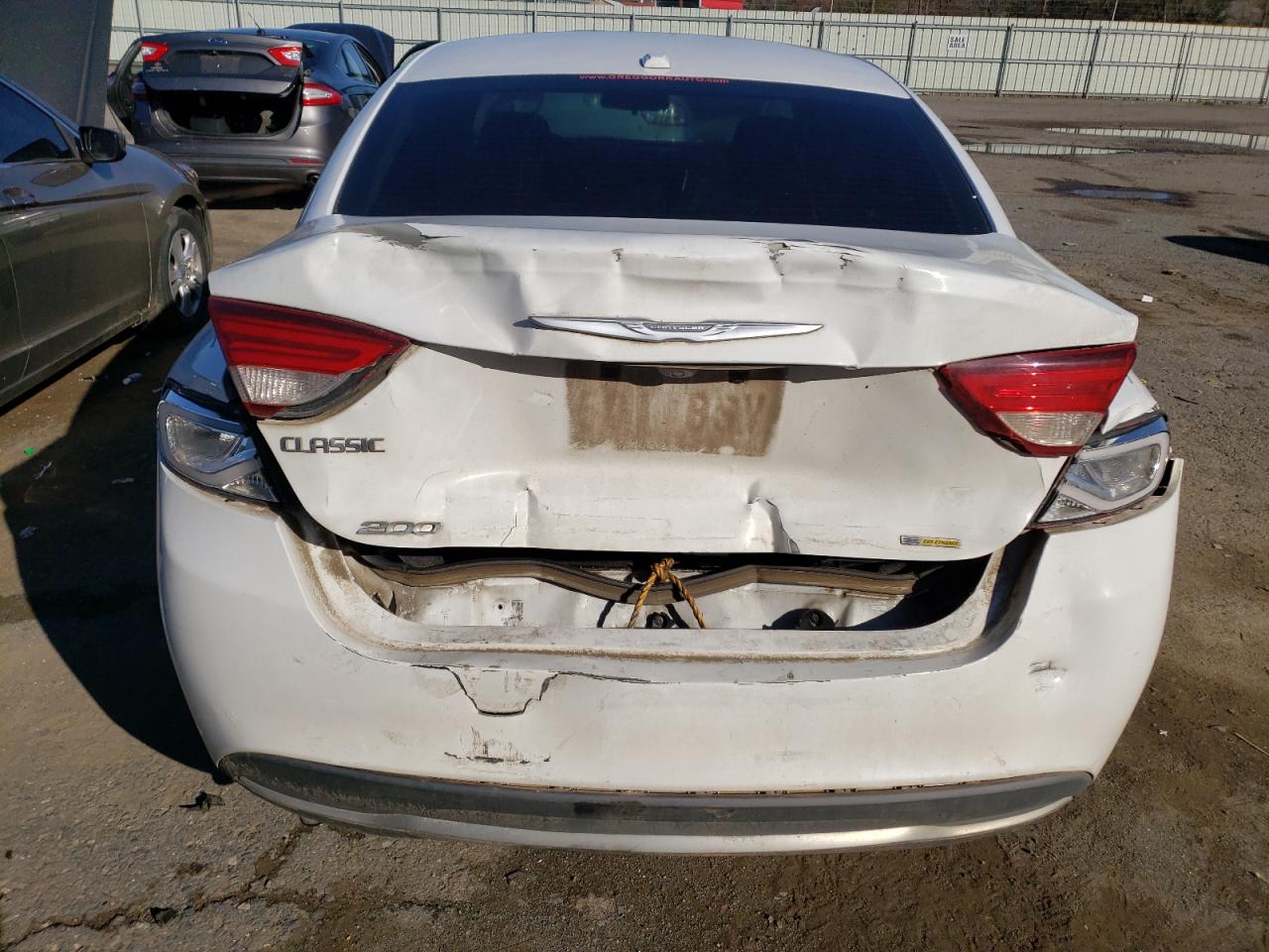 Photo 9 from auction – 2015 CHRYSLER 200 LIMITE with VIN 1C3CCCAB3FN593939