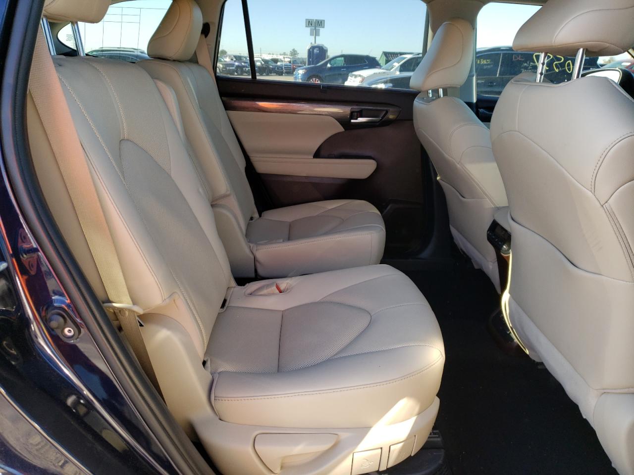 Photo 6 from auction – 2021 TOYOTA HIGHLANDER with VIN 5TDXBRCH0MS016202