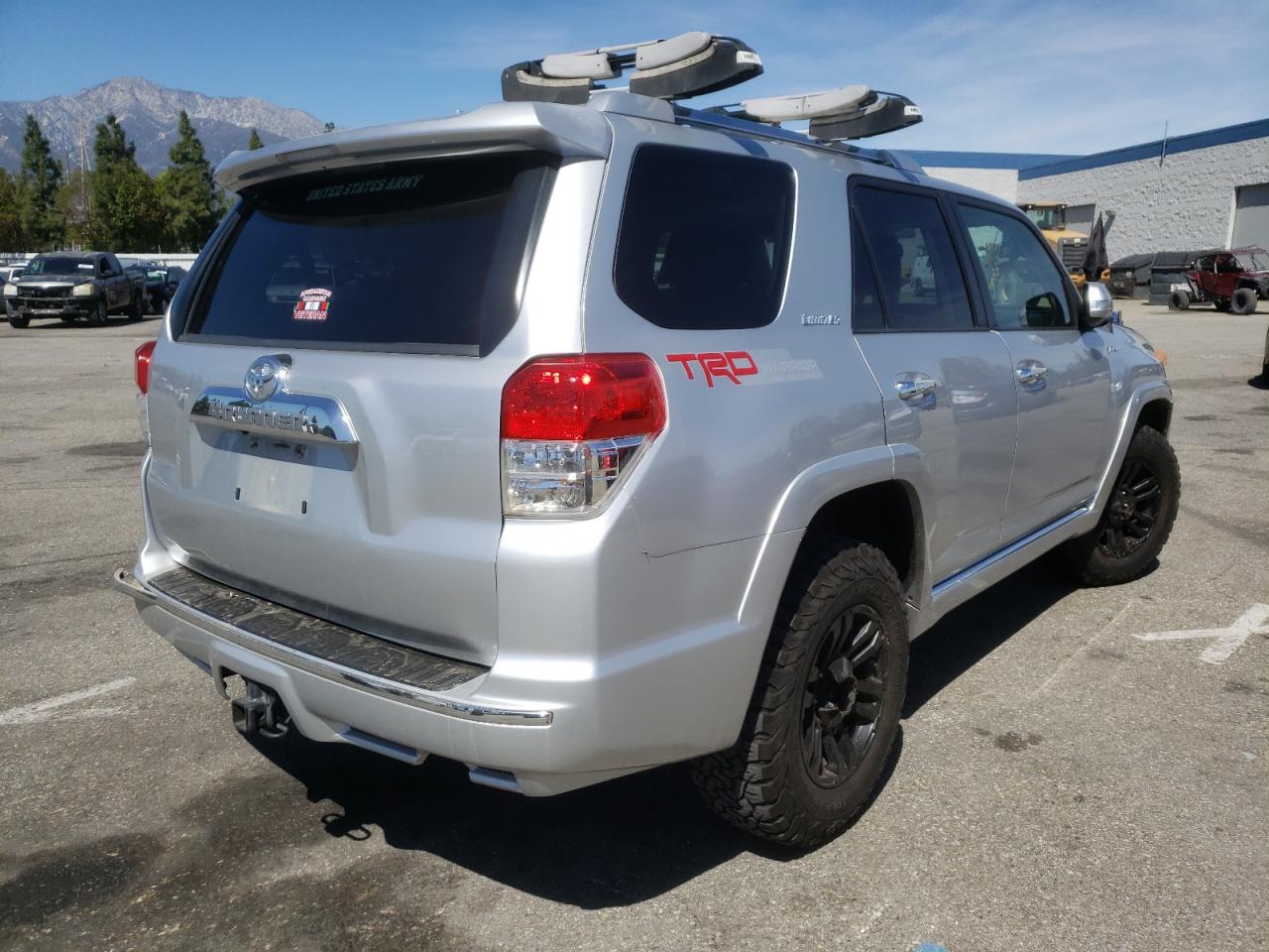 Photo 4 from auction – 2011 TOYOTA 4RUNNER SR with VIN JTEBU5JR2B5039262