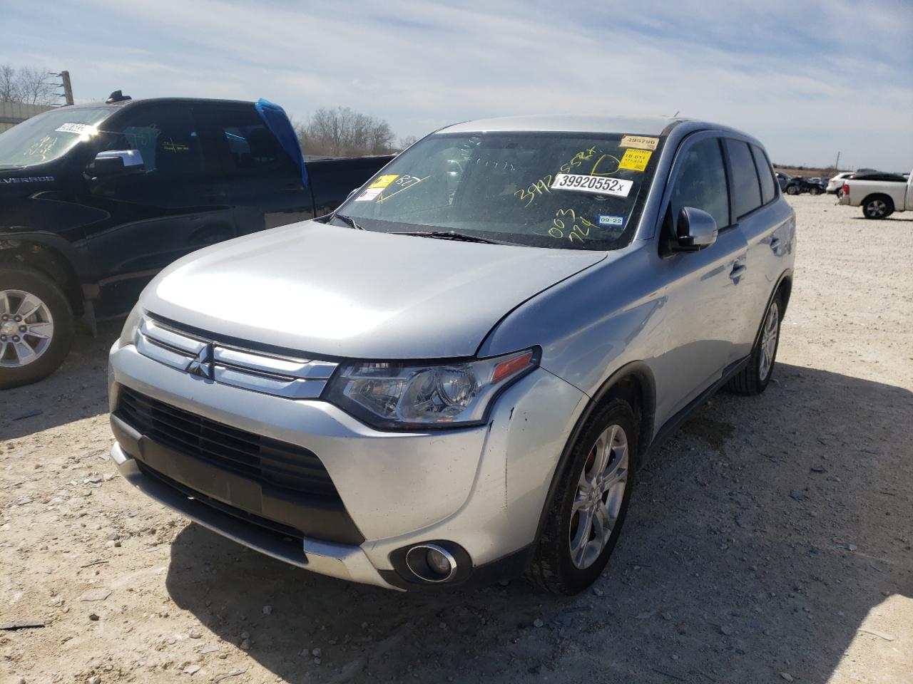 Photo 2 from auction – 2015 MITSUBISHI OUTLANDER with VIN JA4AD3A39FZ003724