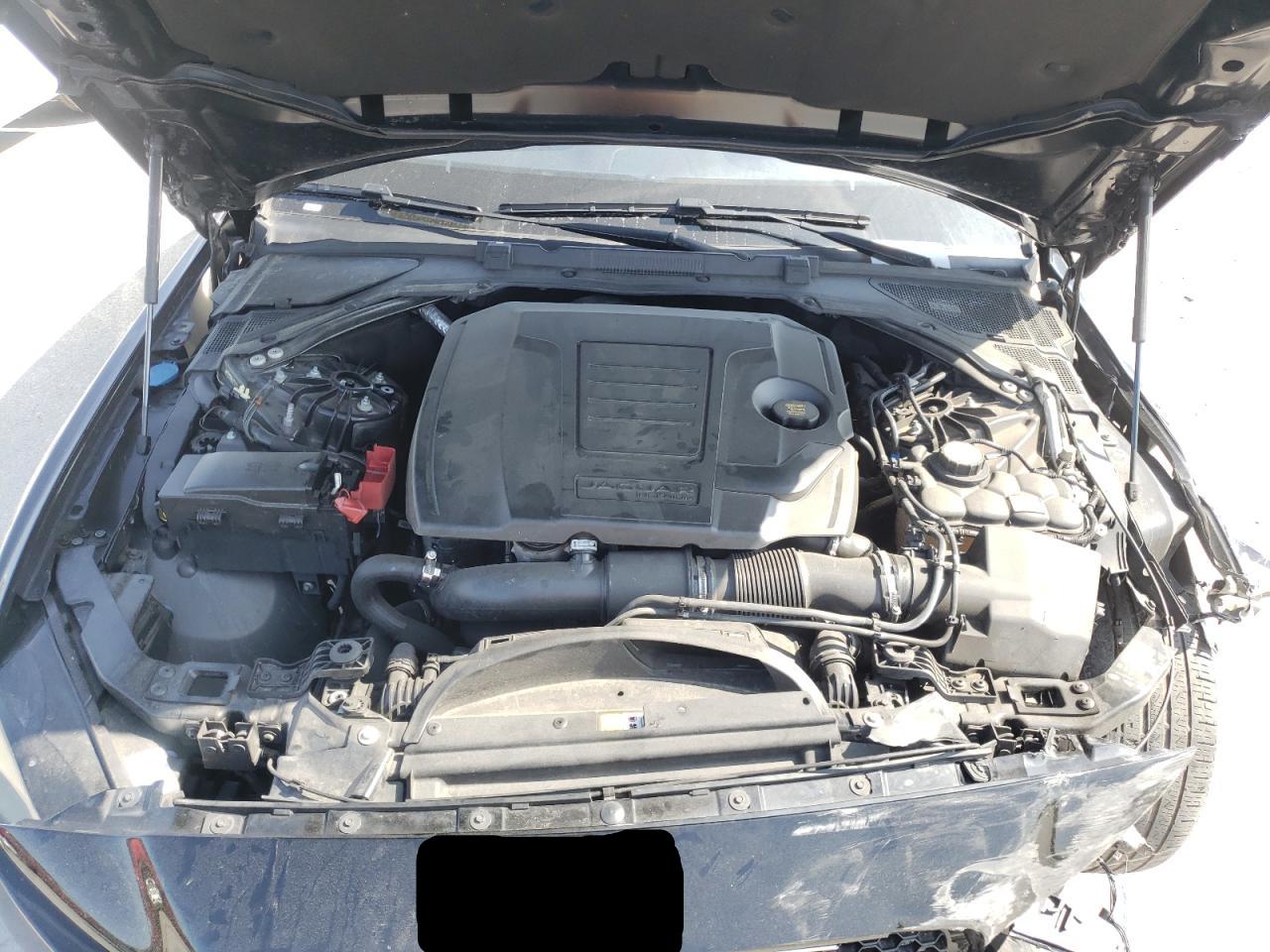 Photo 7 from auction – 2019 JAGUAR XE with VIN SAJAS4FX1KCP52335