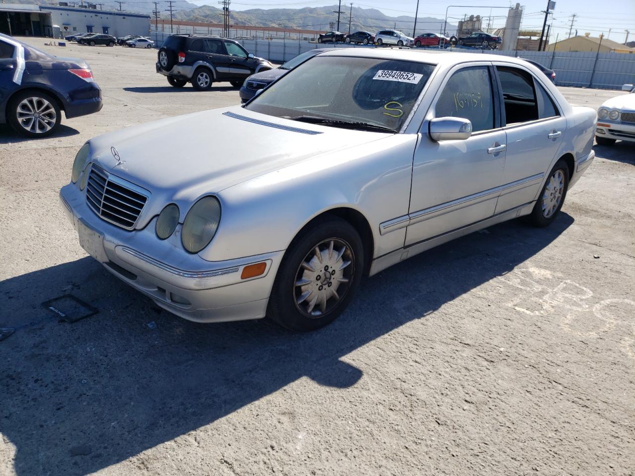Photo 2 from auction – 2001 MERCEDES-BENZ E 320 with VIN WDBJF65J21B209512