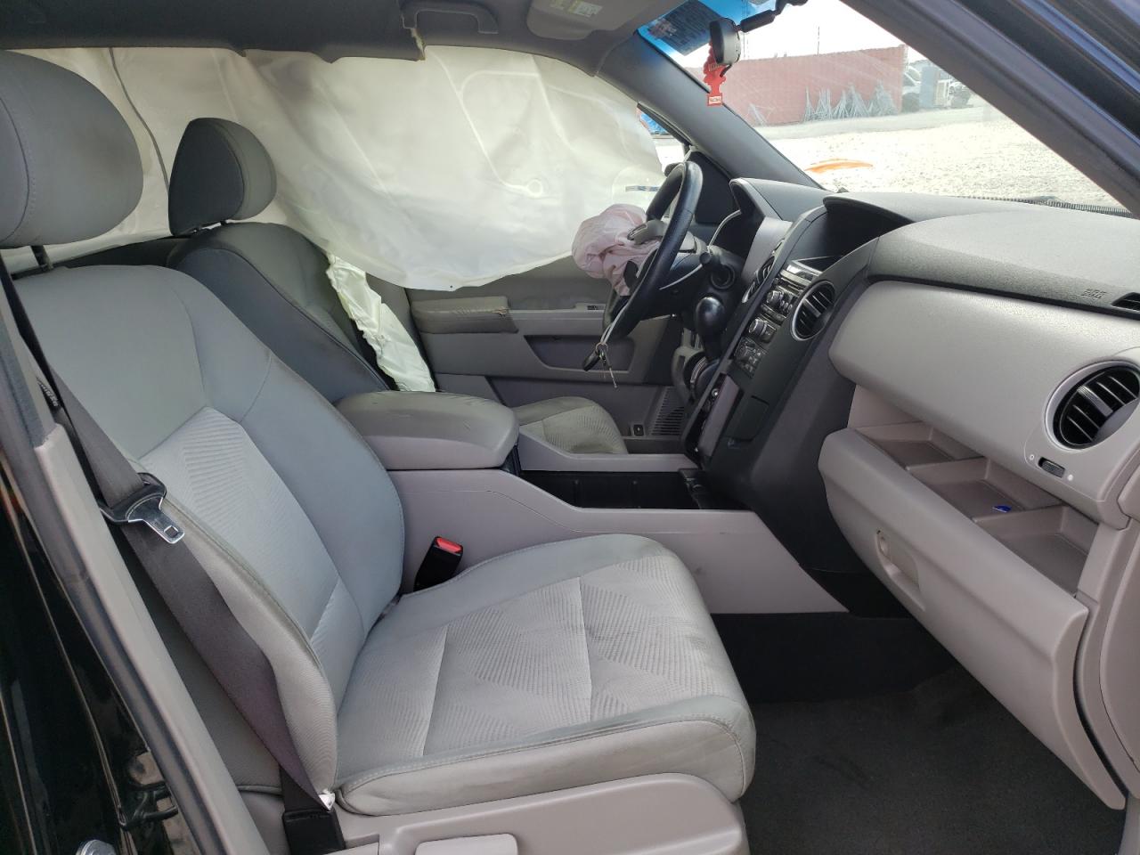 Photo 5 from auction – 2012 HONDA PILOT LX with VIN 5FNYF3H26CB009834