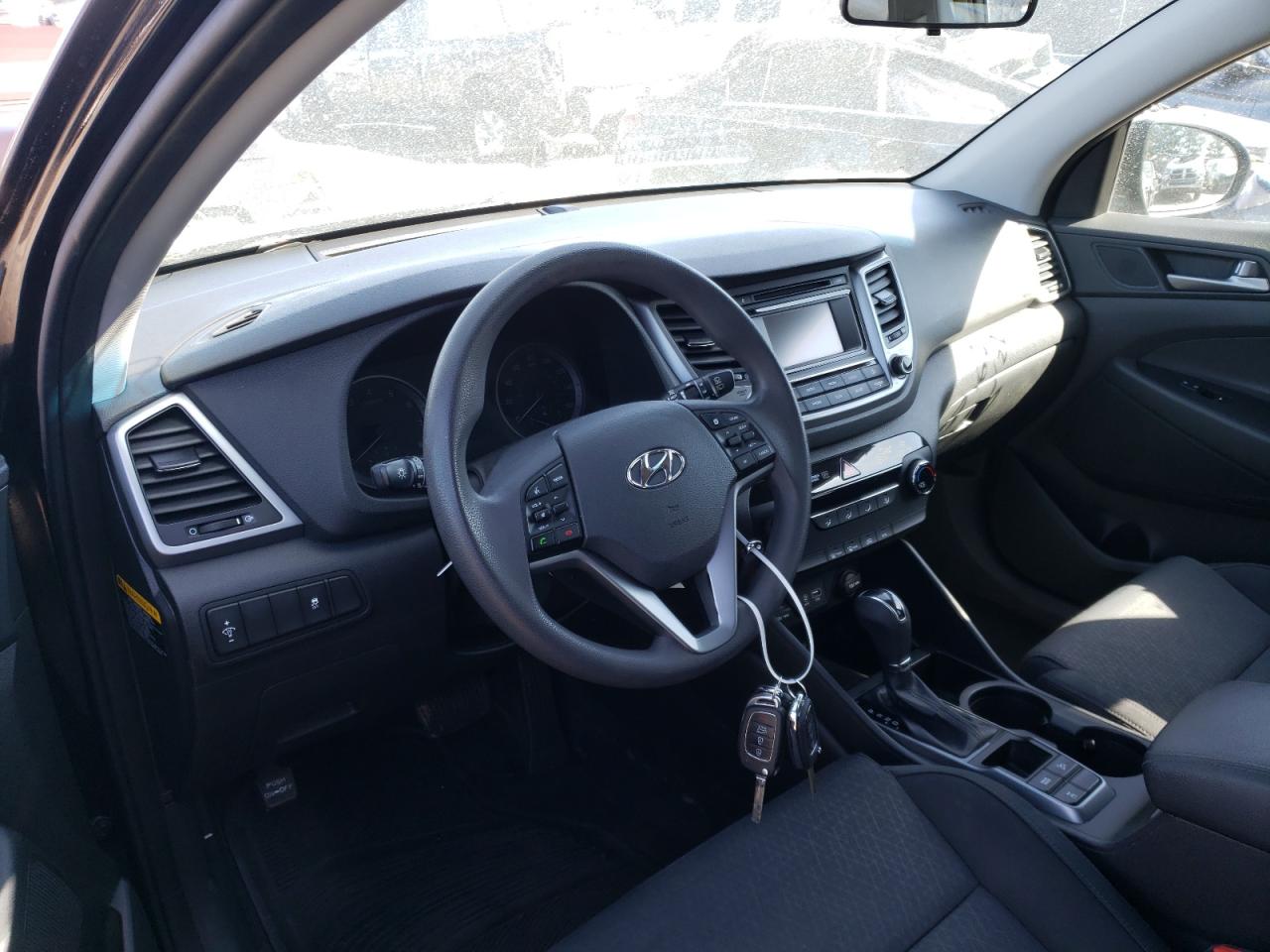 Photo 9 from auction – 2017 HYUNDAI TUCSON LIM with VIN KM8J3CA42HU316675