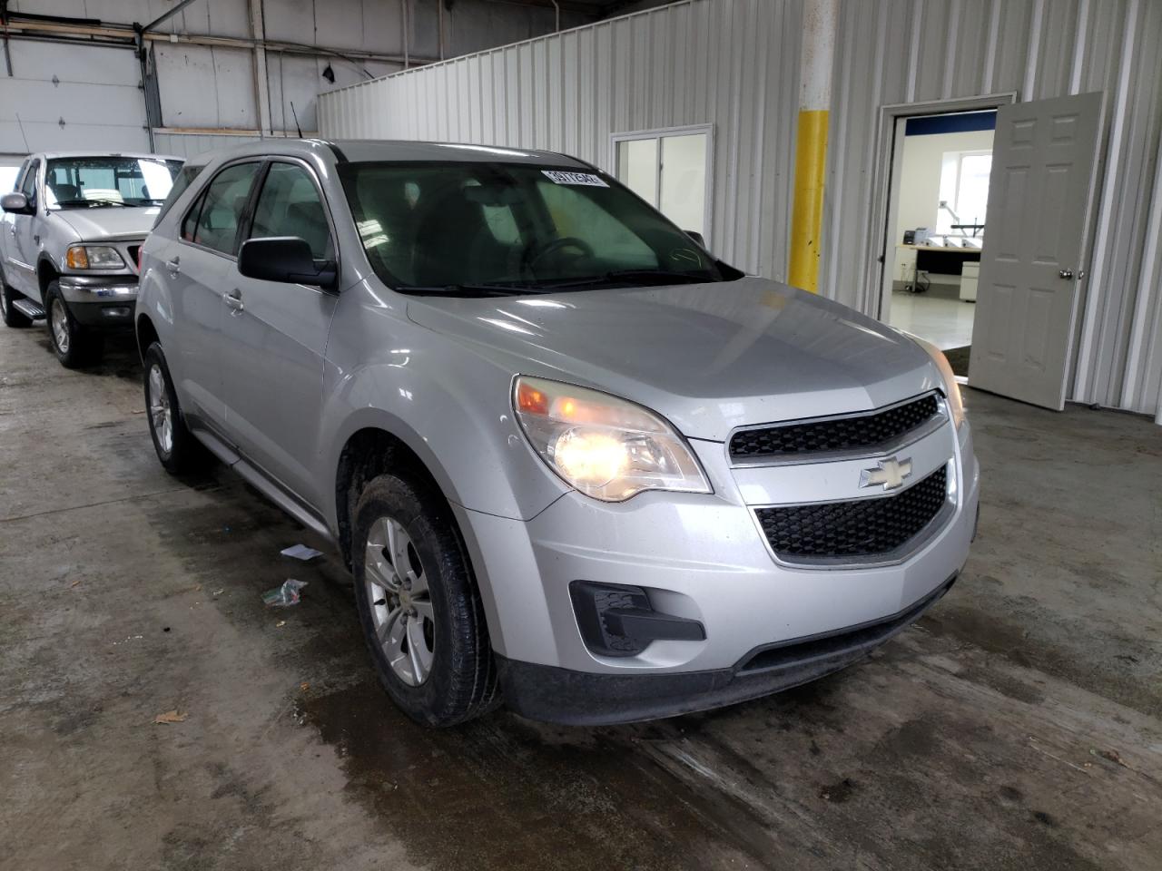 CHEVROLET EQUINOX LS 2010 with VIN 2CNALBEW6A6369860 - Photo from auction