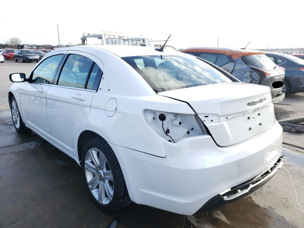 Photo 3 from auction – 2014 CHRYSLER 200 TOURIN with VIN 1C3CCBBBXEN137511