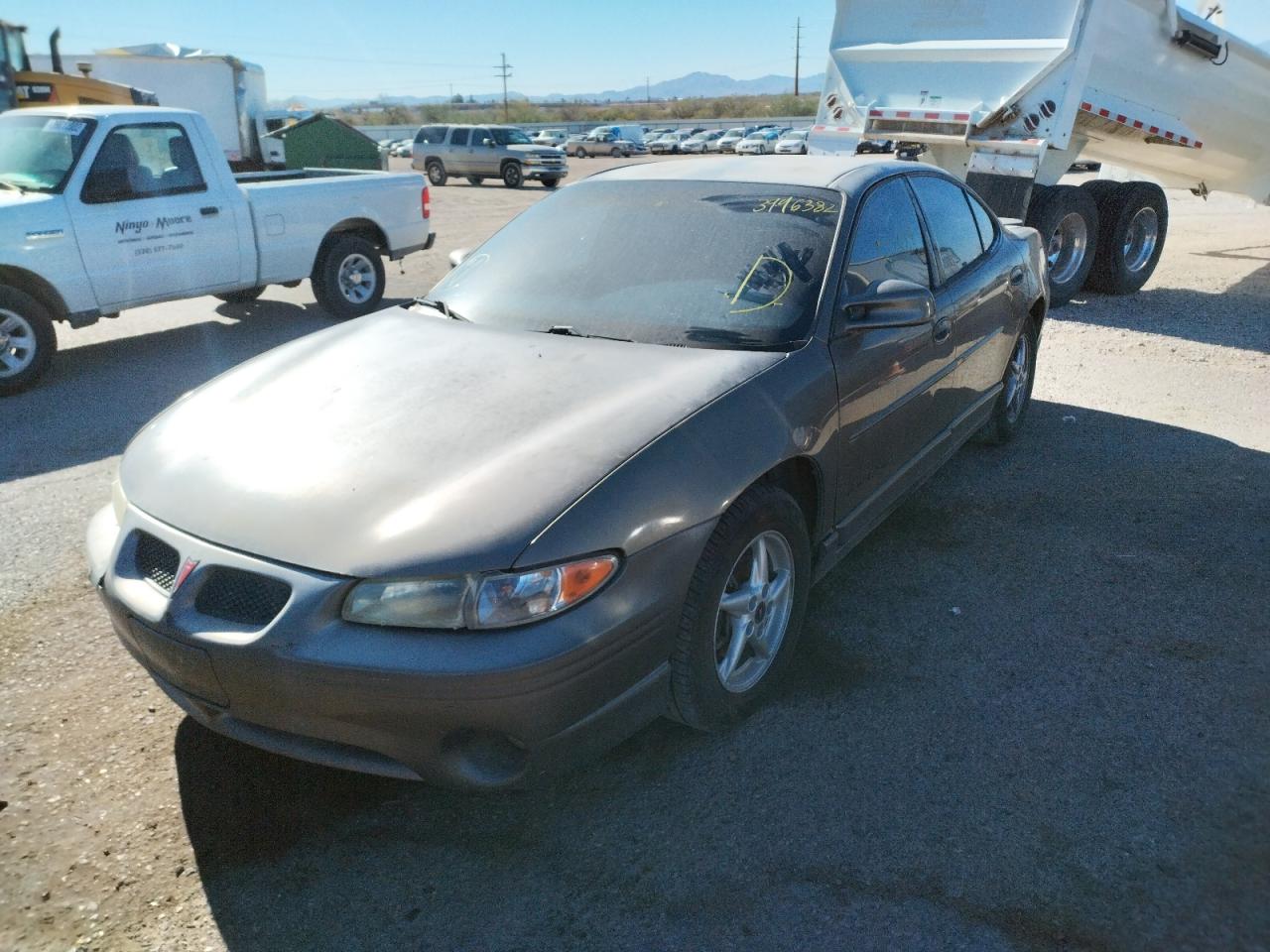 Photo 2 from auction – 2002 PONTIAC GRAND PRIX with VIN 1G2WP52K72F145672