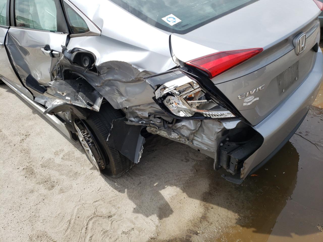 Photo 9 from auction – 2016 HONDA CIVIC with VIN 2HGFC2F53GH556407