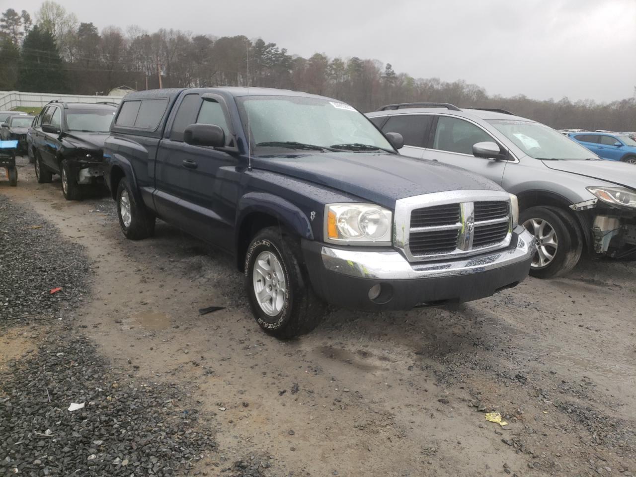 DODGE DAKOTA SLT 2005 with VIN 1D7HW42N15S315120 - Photo from auction