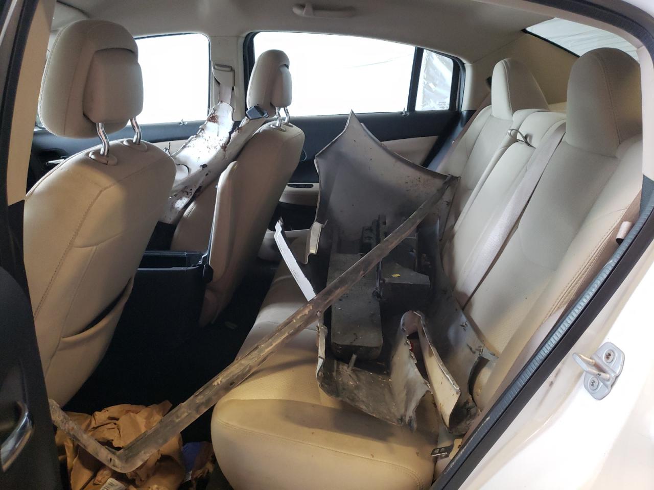 Photo 6 from auction – 2013 CHRYSLER 200 LX with VIN 1C3CCBAB9DN685869