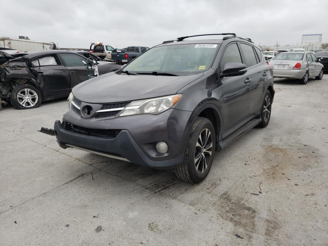 Photo 2 from auction – 2015 TOYOTA RAV4 XLE with VIN JTMWFREV7FJ048017