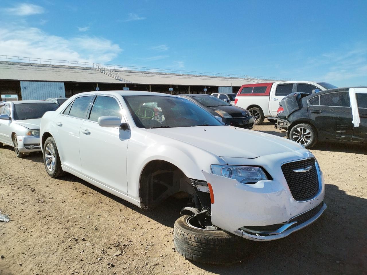 CHRYSLER 300 LIMITE 2015 with VIN 2C3CCAAG1FH802118 - Photo from auction