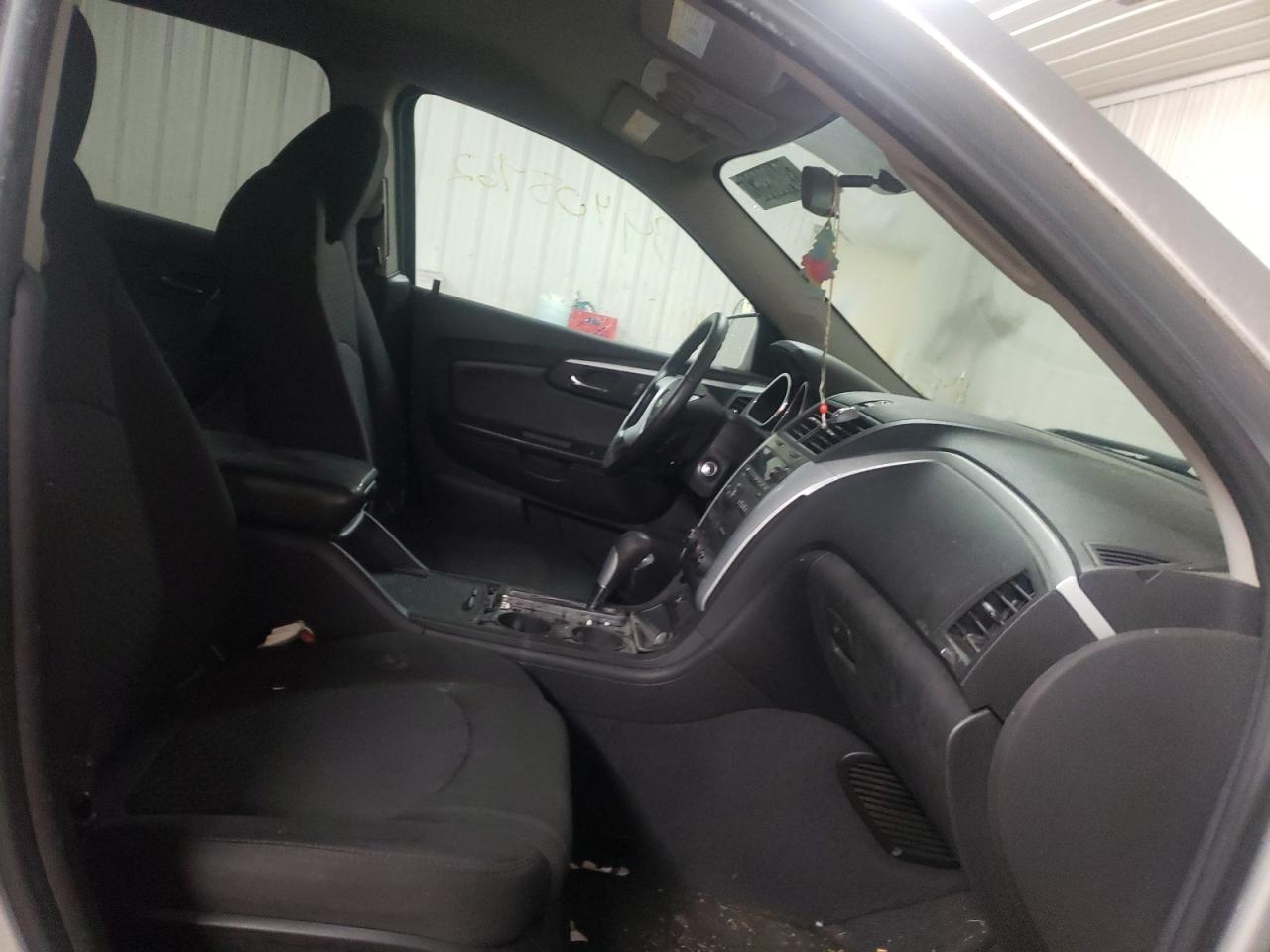 Photo 5 from auction – 2011 CHEVROLET TRAVERSE L with VIN 1GNKVGED3BJ333103