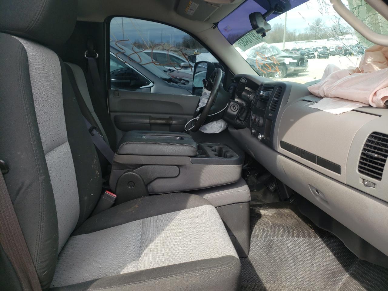 Photo 5 from auction – 2008 CHEVROLET SILVERADO with VIN 1GCHC24K48E217213