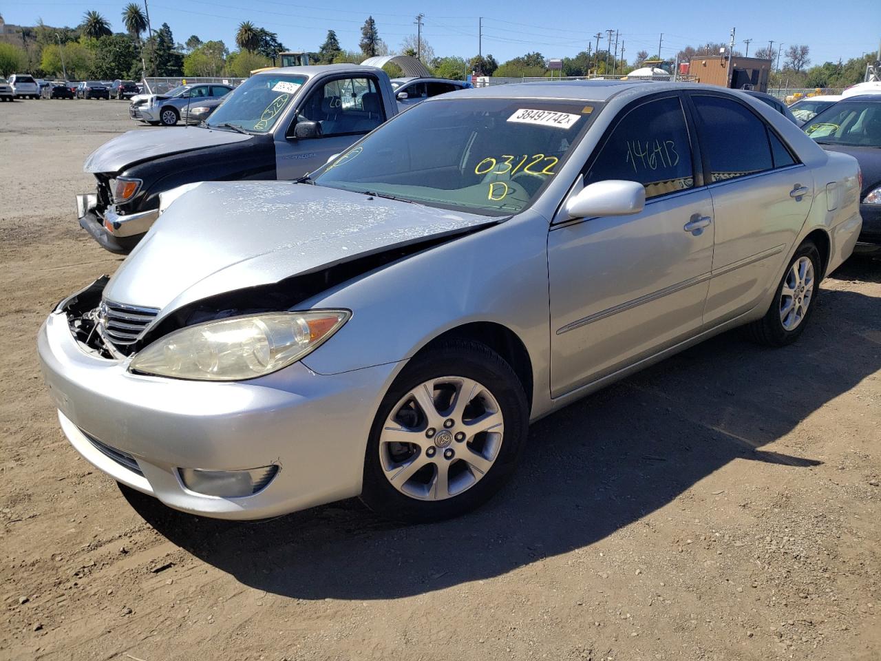 Photo 2 from auction – 2005 TOYOTA CAMRY LE with VIN JTDBF30K250165386