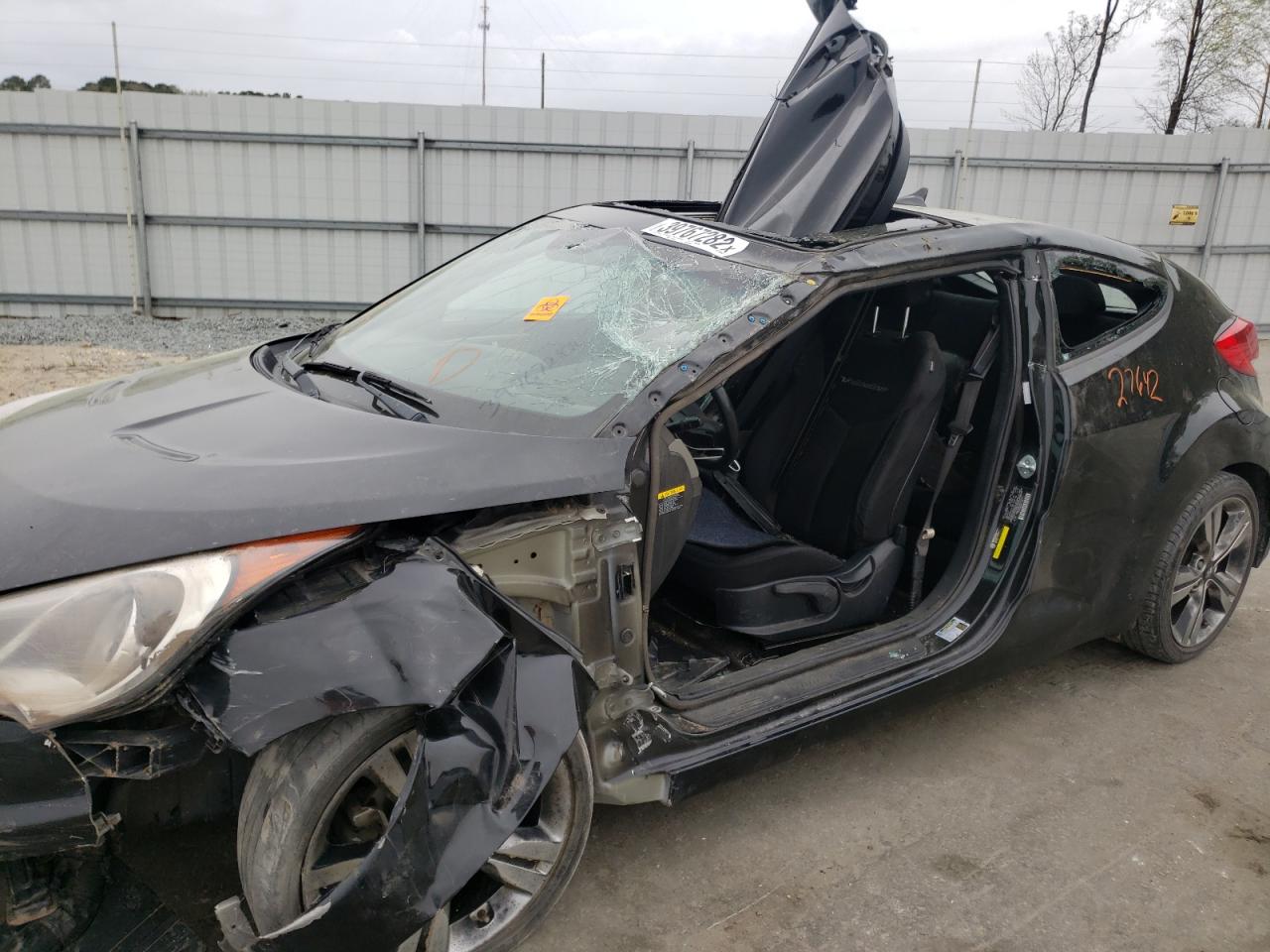 Photo 9 from auction – 2017 HYUNDAI VELOSTER with VIN KMHTC6AD6HU322859