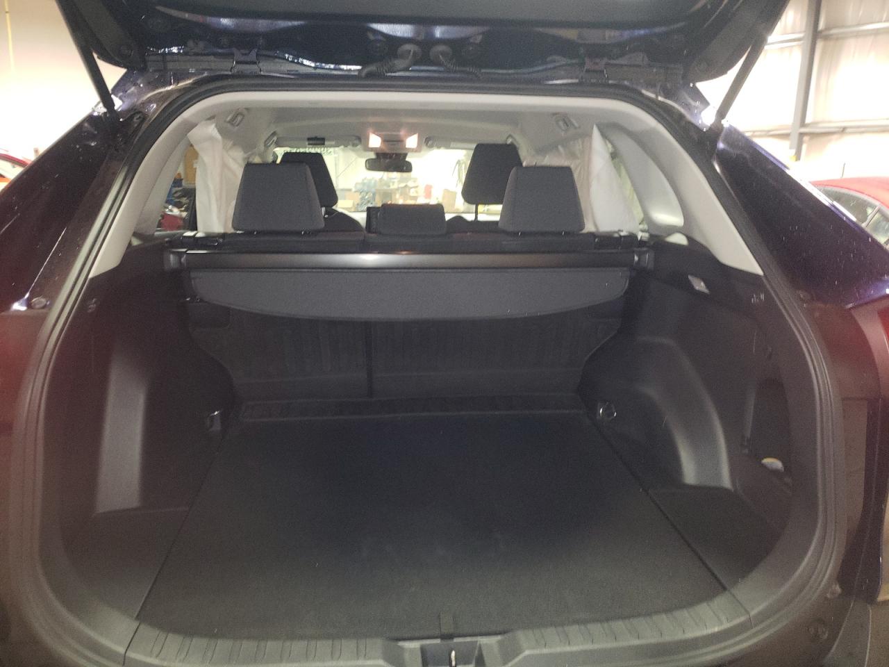 Photo 9 from auction – 2020 TOYOTA RAV4 XLE with VIN JTMP1RFV4LD524753