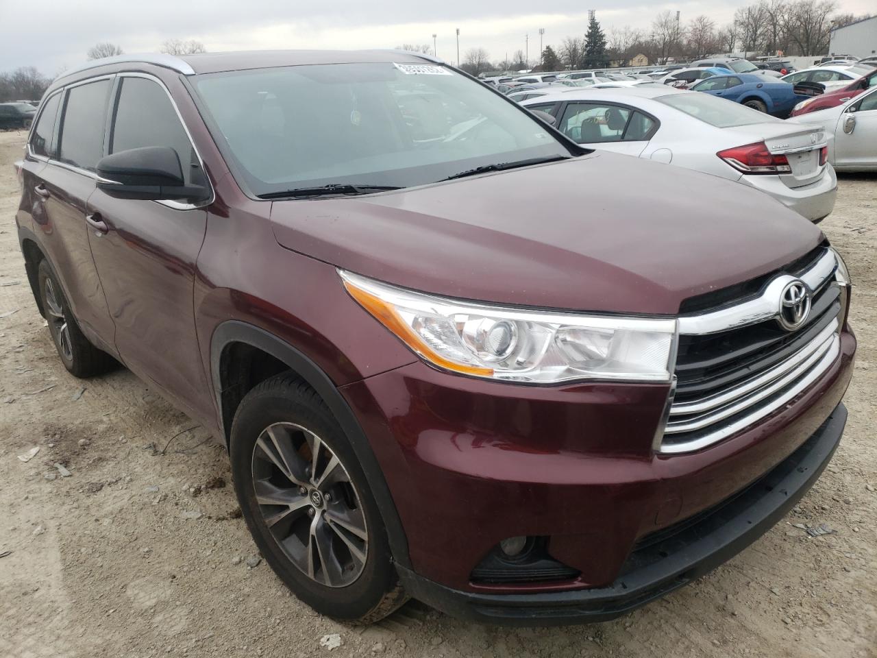 TOYOTA HIGHLANDER 2016 with VIN 5TDJKRFH9GS329187 - Photo from auction