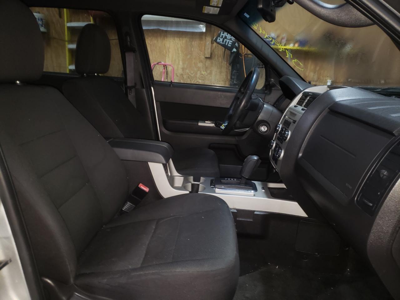 Photo 5 from auction – 2010 FORD ESCAPE XLT with VIN 1FMCU0D72AKA87197