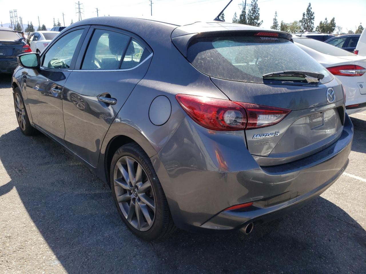 Photo 3 from auction – 2018 MAZDA 3 TOURING with VIN 3MZBN1L30JM197169