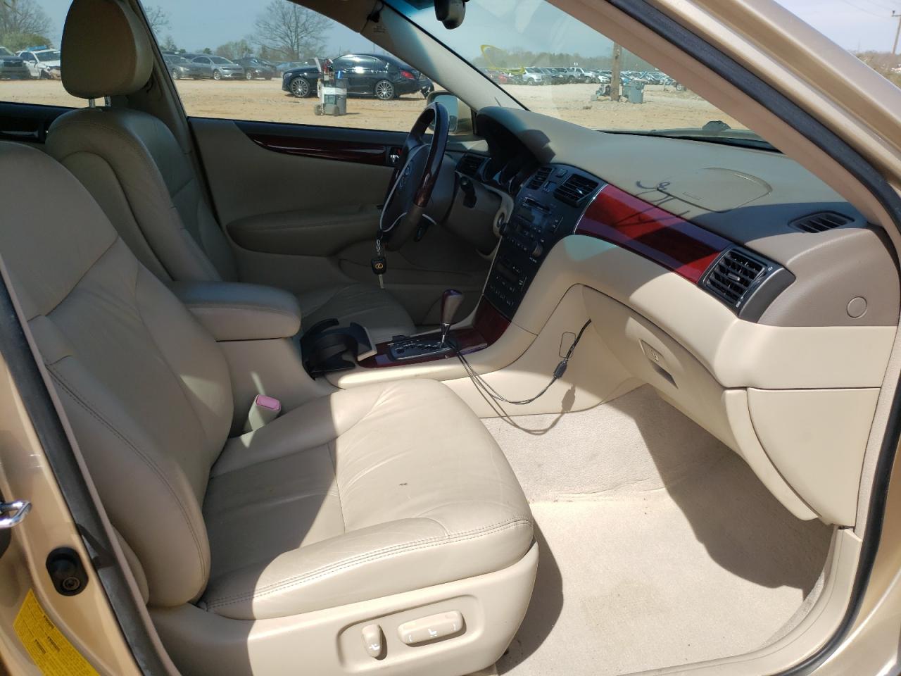 Photo 5 from auction – 2004 LEXUS ES 330 with VIN JTHBA30G945037348