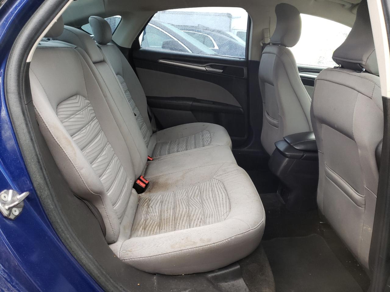 Zdjęcie 6 z aukcji – 2016 FORD FUSION S z VIN 3FA6P0G77GR302913