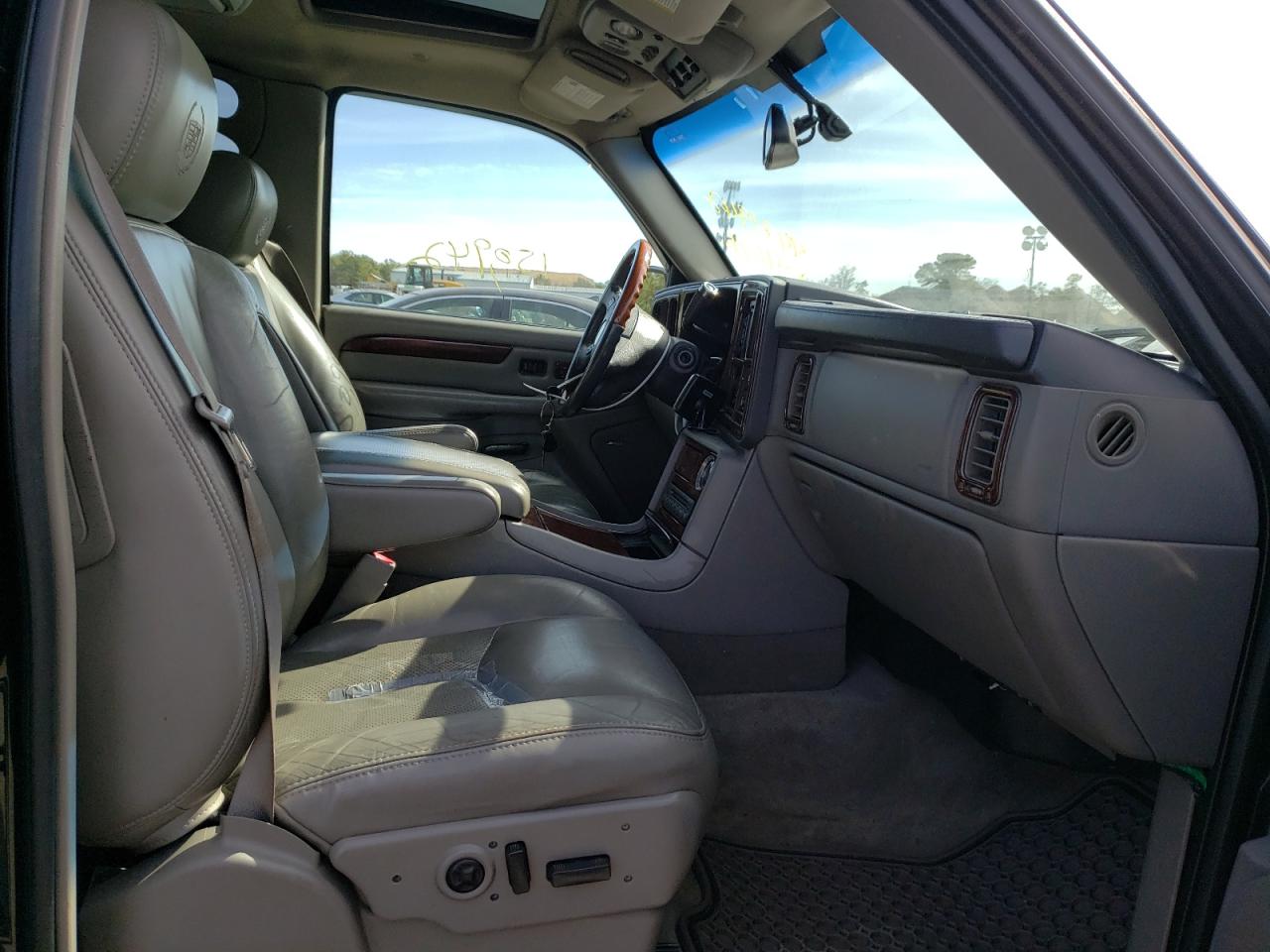 Photo 5 from auction – 2005 CADILLAC ESCALADE E with VIN 3GYFK66N75G224146