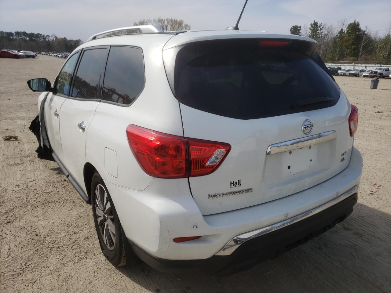 Photo 3 from auction – 2017 NISSAN PATHFINDER with VIN 5N1DR2MM2HC695295