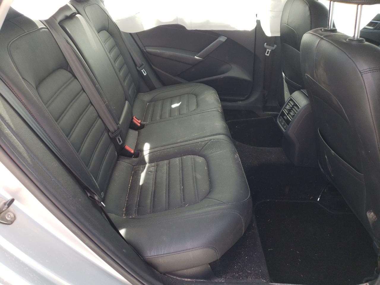 Photo 6 from auction – 2017 VOLKSWAGEN PASSAT SEL with VIN 1VWCT7A37HC020839