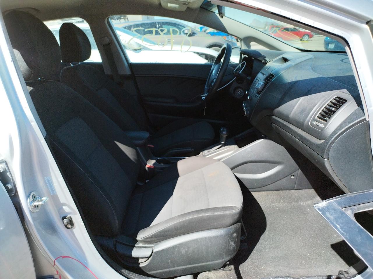 Photo 5 from auction – 2015 KIA FORTE LX with VIN KNAFX4A60F5385472