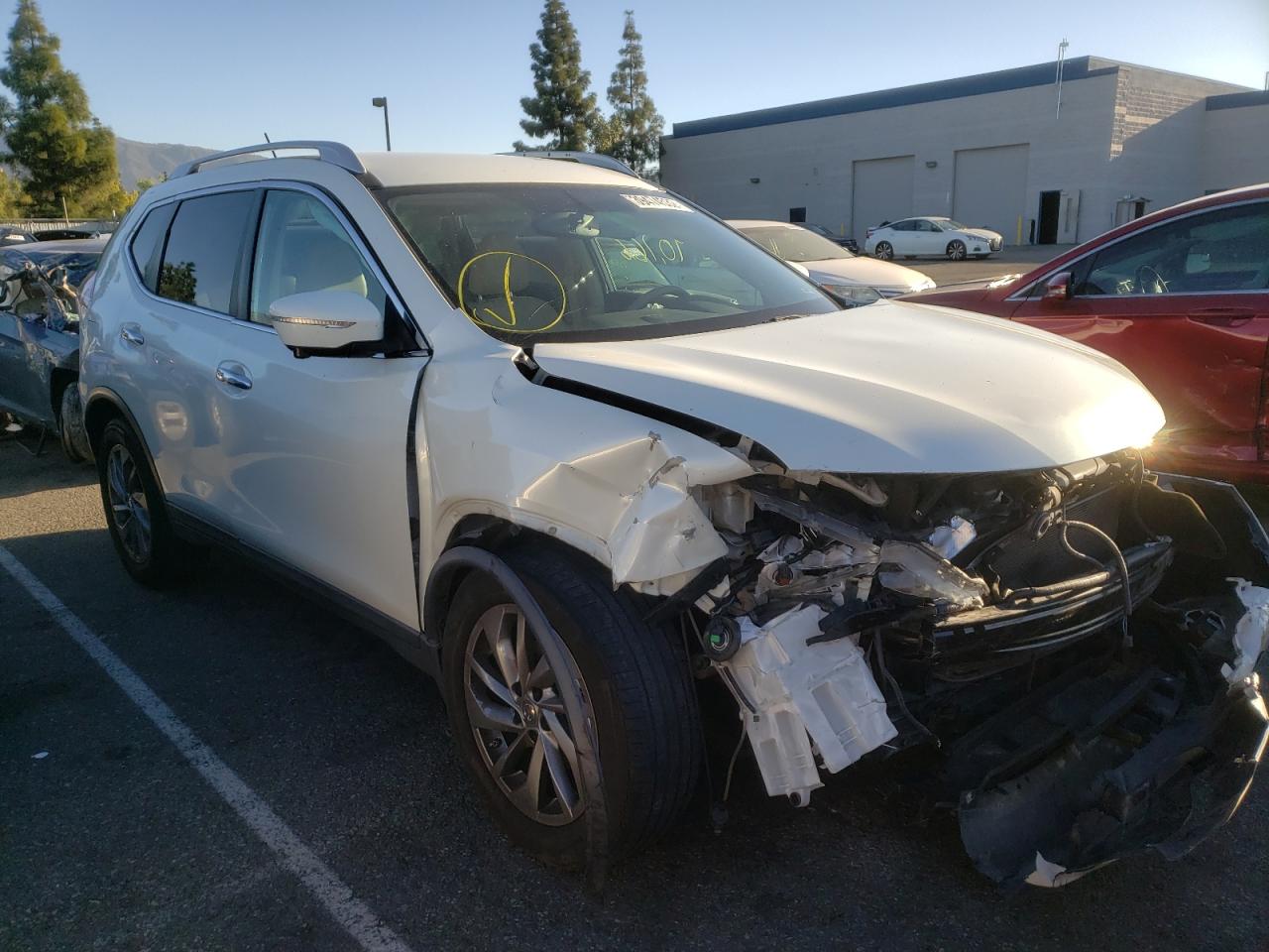 NISSAN ROGUE S 2015 with VIN 5N1AT2MT5FC846896 - Photo from auction