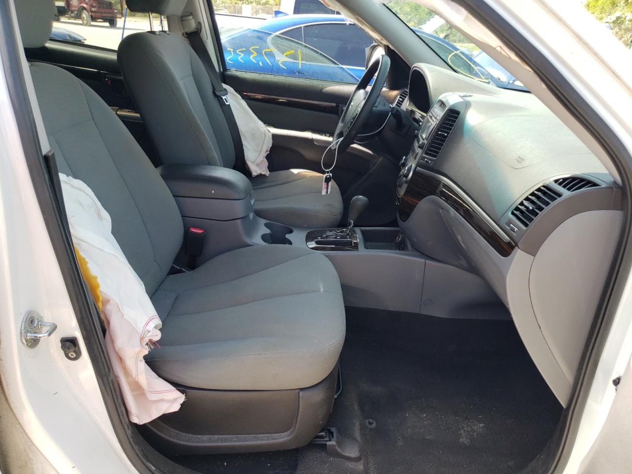 Photo 5 from auction – 2010 HYUNDAI SANTA FE G with VIN 5NMSG3ABXAH351960