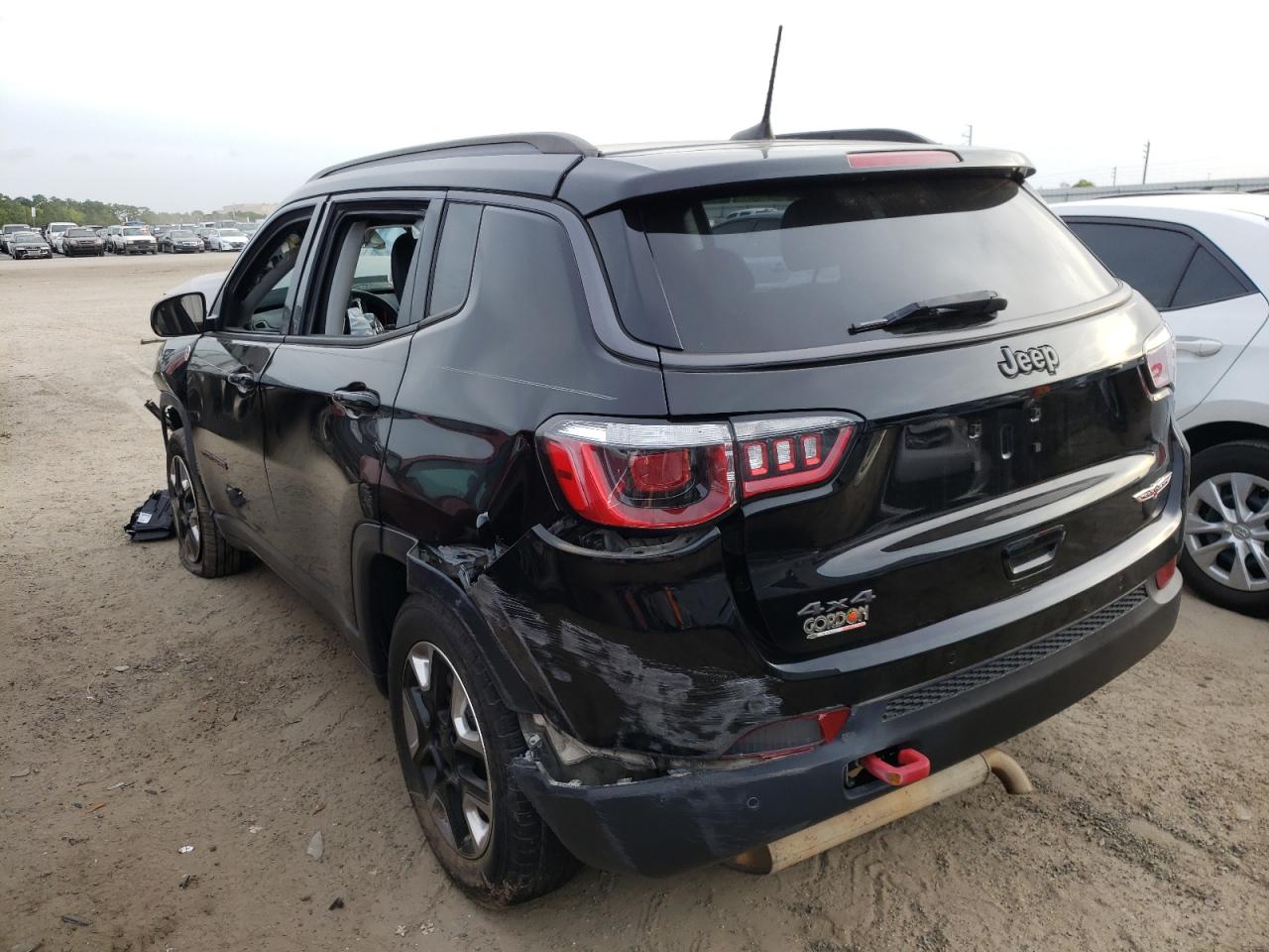 Photo 3 from auction – 2018 JEEP COMPASS TR with VIN 3C4NJDDB0JT401770