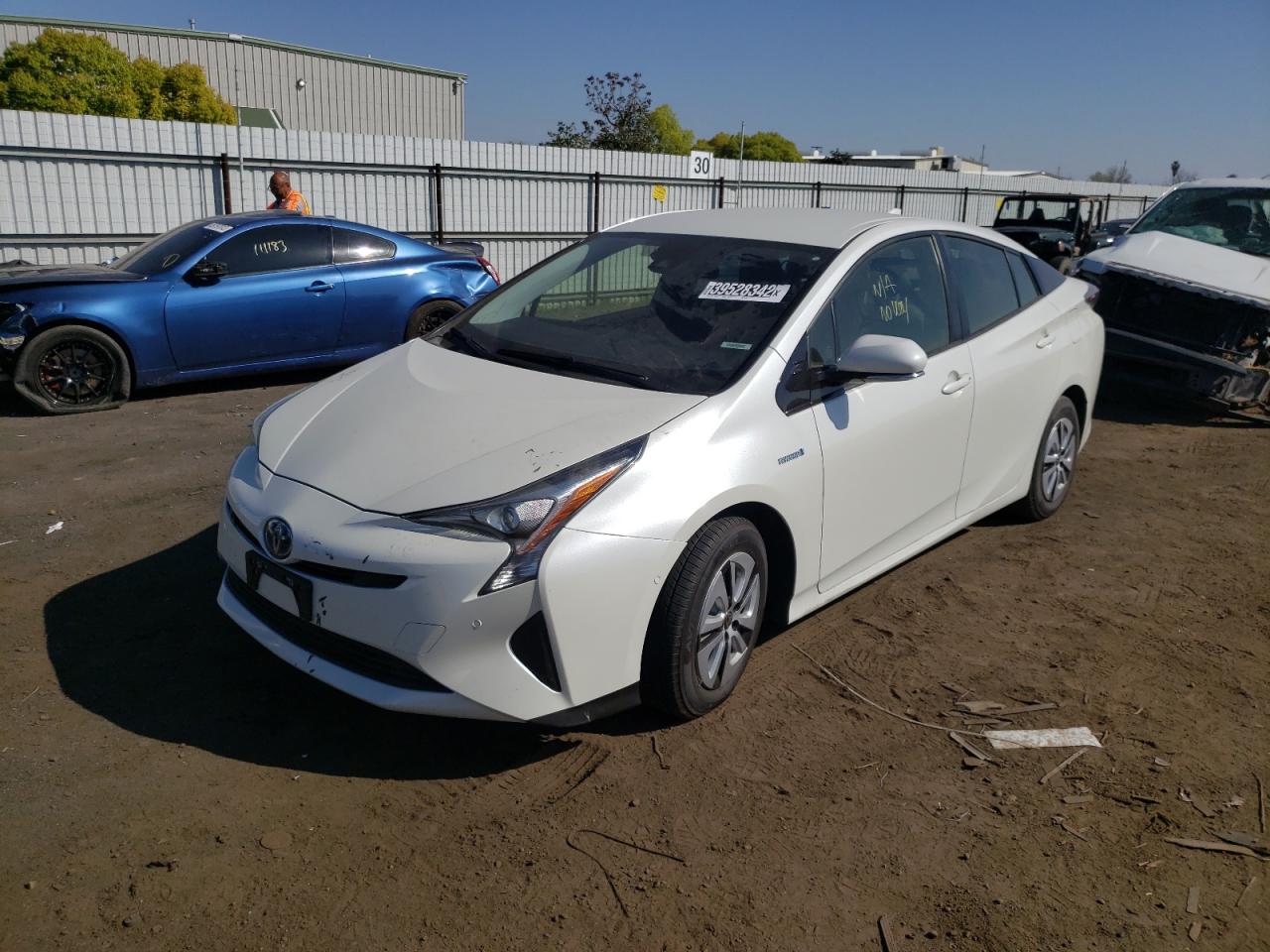 Photo 2 from auction – 2018 TOYOTA PRIUS with VIN JTDKARFU5J3552744