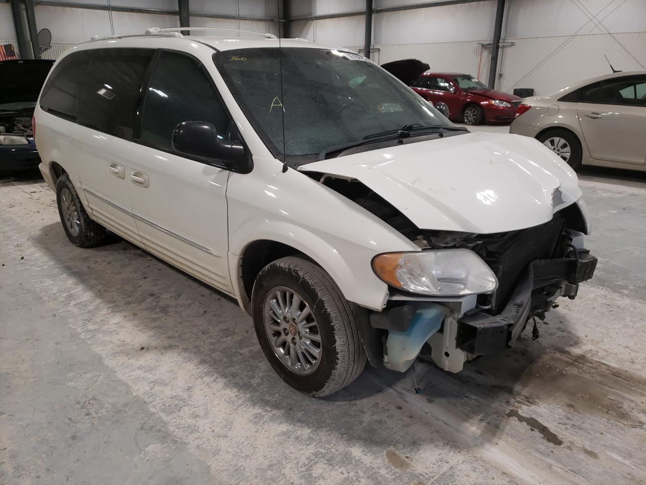 Photo 1 from auction – 2002 CHRYSLER TOWN & COU with VIN 2C8GT64L92R576674