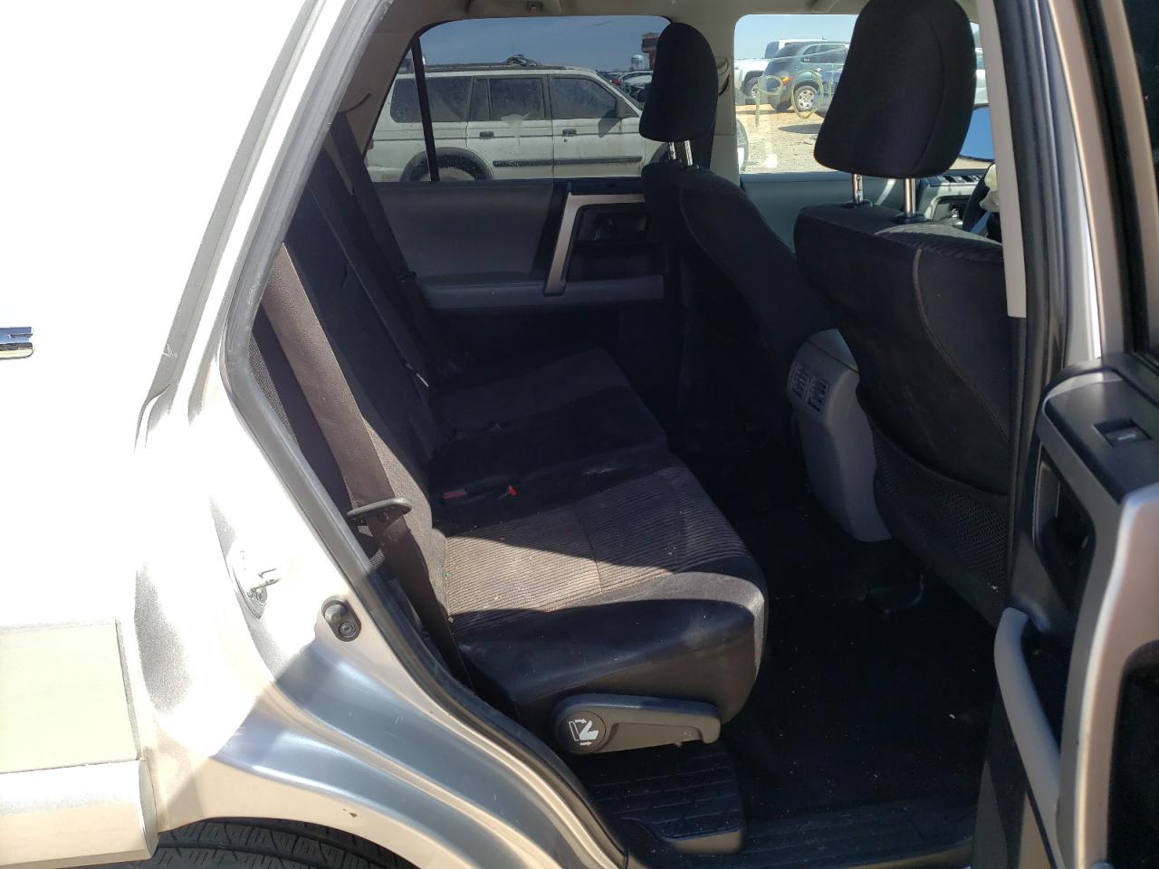 Zdjęcie 6 z aukcji – 2012 TOYOTA 4RUNNER SR z VIN JTEZU5JRXC5035931