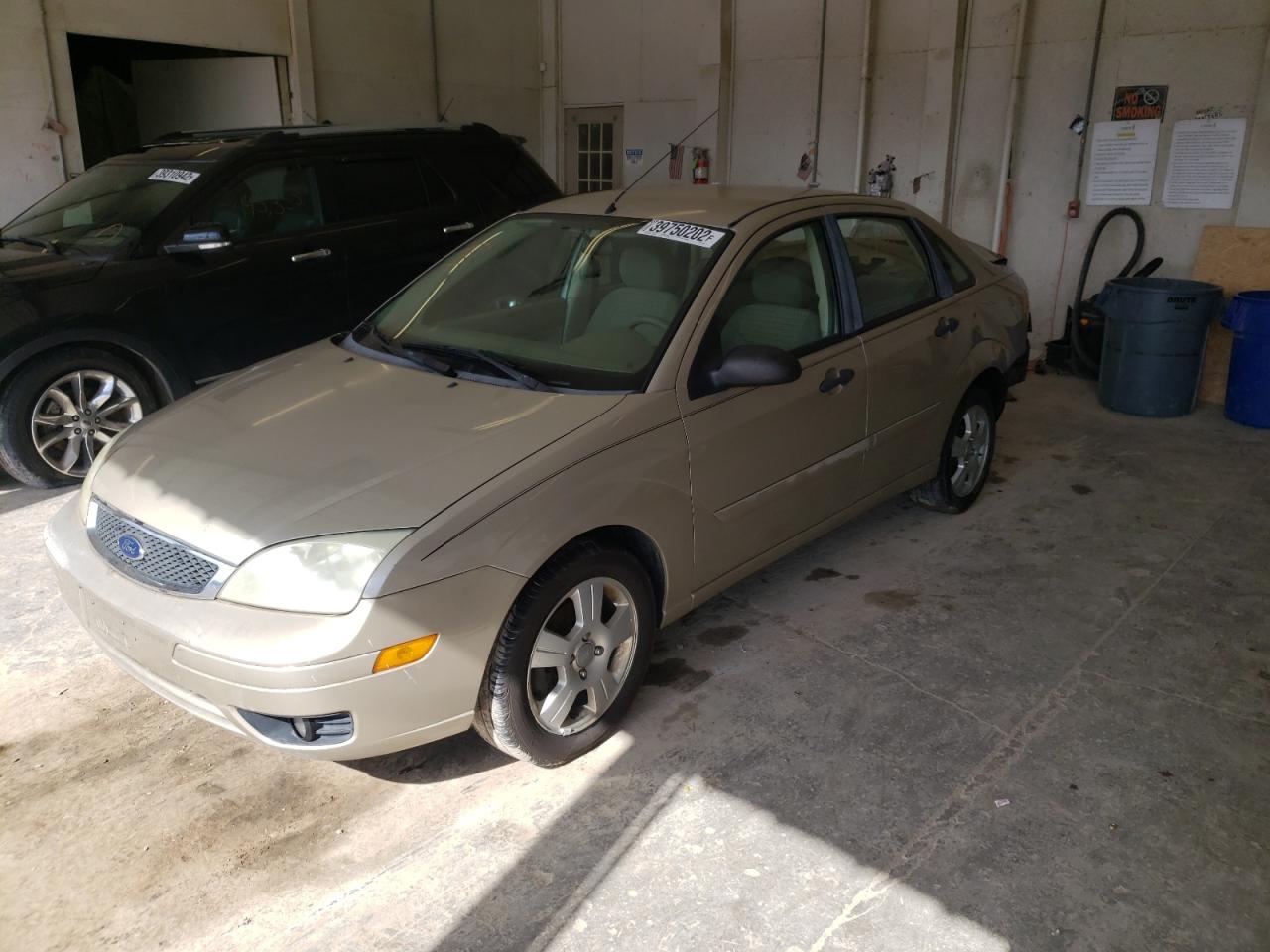 Photo 2 from auction – 2007 FORD FOCUS ZX4 with VIN 1FAFP34N37W229217
