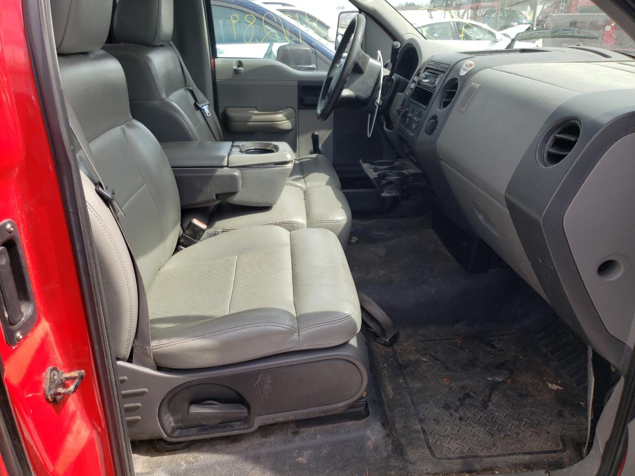 Photo 5 from auction – 2004 FORD F150 with VIN 1FTRF12W04NB78769
