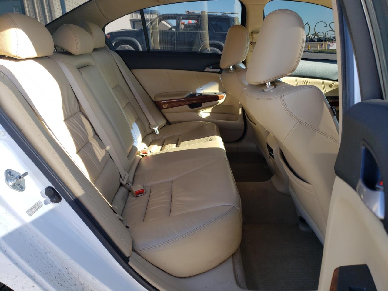 Photo 6 from auction – 2011 HONDA ACCORD EXL with VIN 1HGCP3F85BA025210