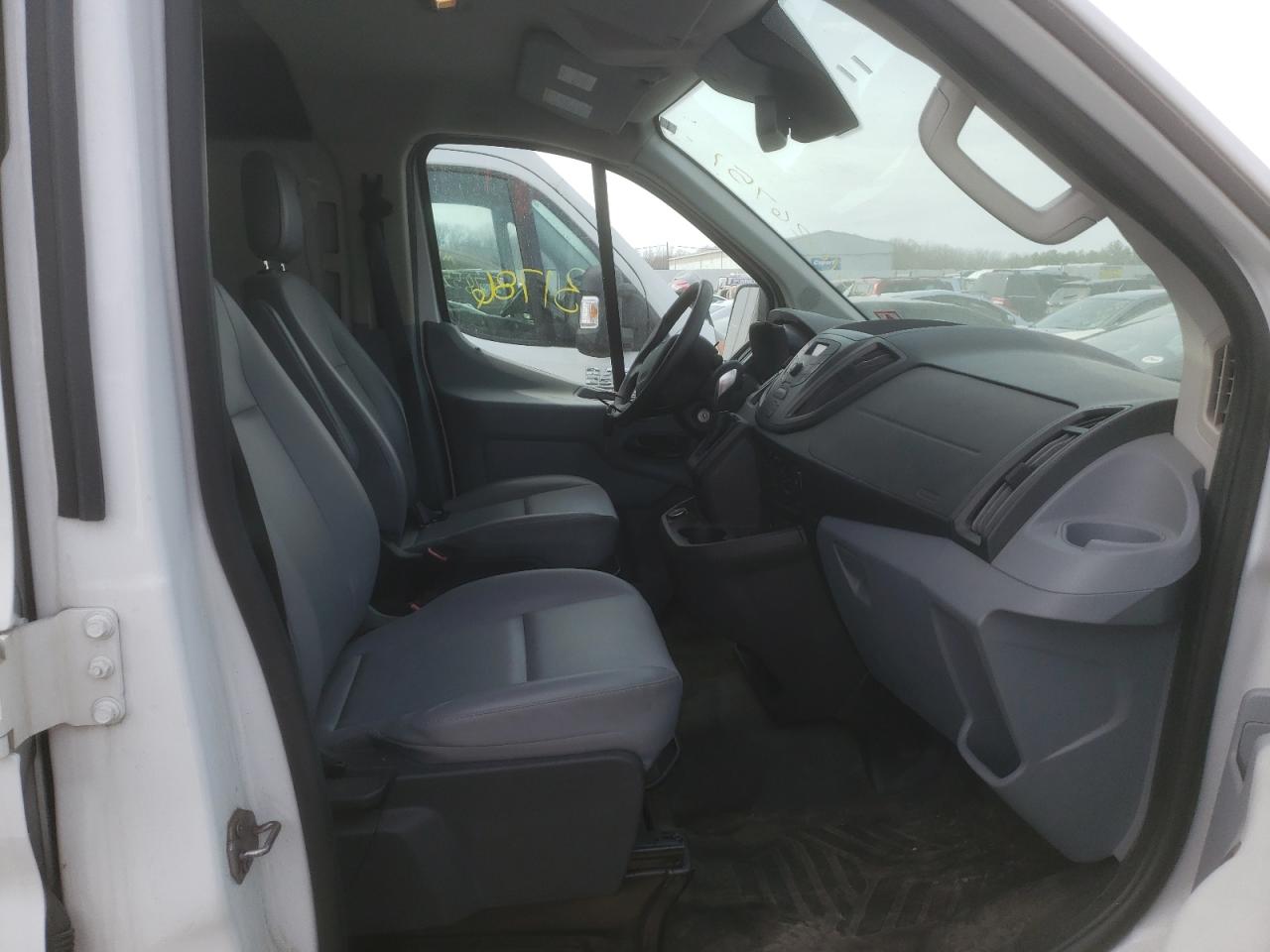 Photo 5 from auction – 2017 FORD TRANSIT T- with VIN 1FTYR2ZM5HKB30740