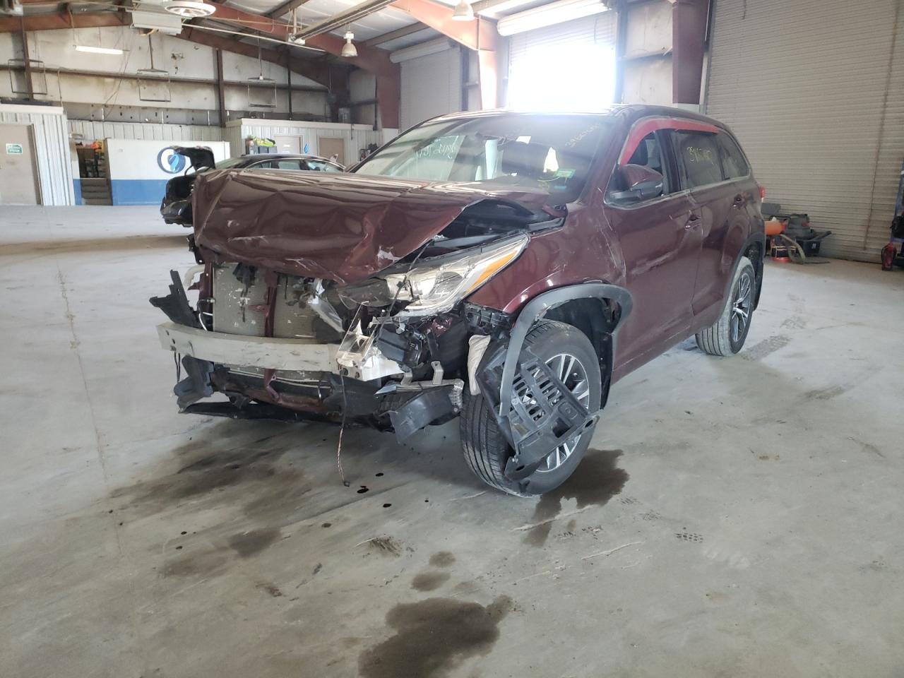 Photo 2 from auction – 2018 TOYOTA HIGHLANDER with VIN 5TDBZRFH6JS809498