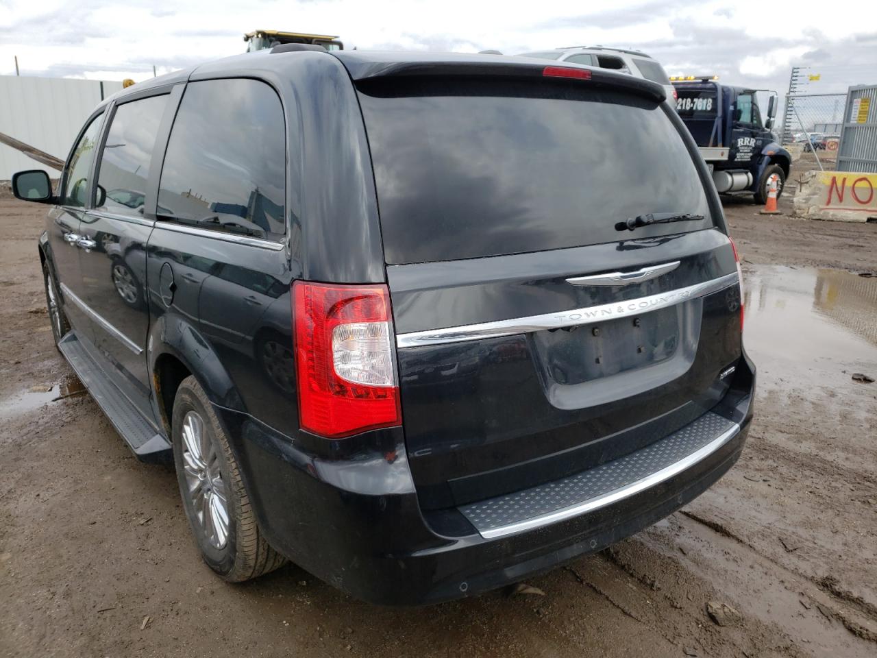 Photo 3 from auction – 2011 CHRYSLER TOWN & COU with VIN 2A4RR6DGXBR637133