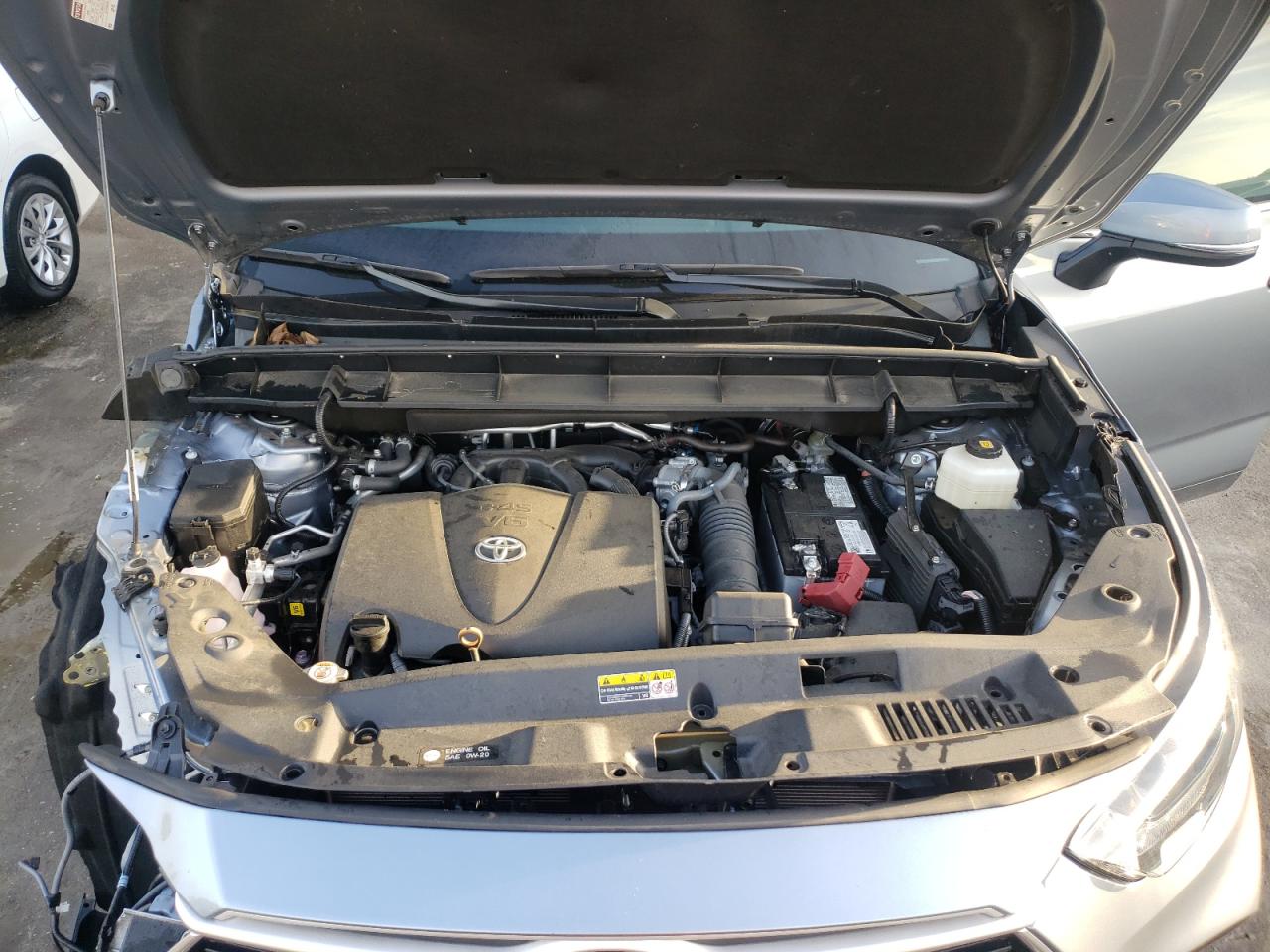 Photo 7 from auction – 2021 TOYOTA HIGHLANDER with VIN 5TDZZRAH6MS043587