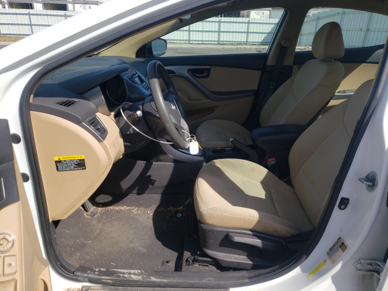 Photo 5 from auction – 2011 HYUNDAI ELANTRA GL with VIN 5NPDH4AE0BH024252