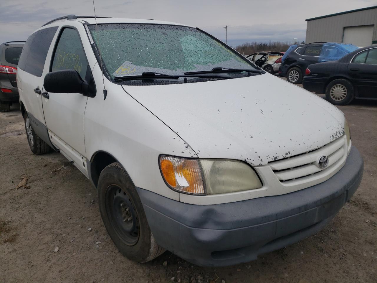 TOYOTA SIENNA CE 2002 with VIN 4T3ZF19C72U467665 - Photo from auction