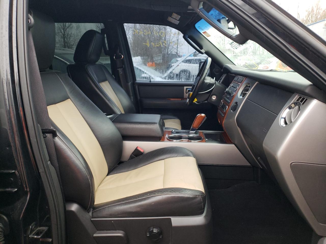 Photo 5 from auction – 2010 FORD EXPEDITION with VIN 1FMJK1J53AEB16467