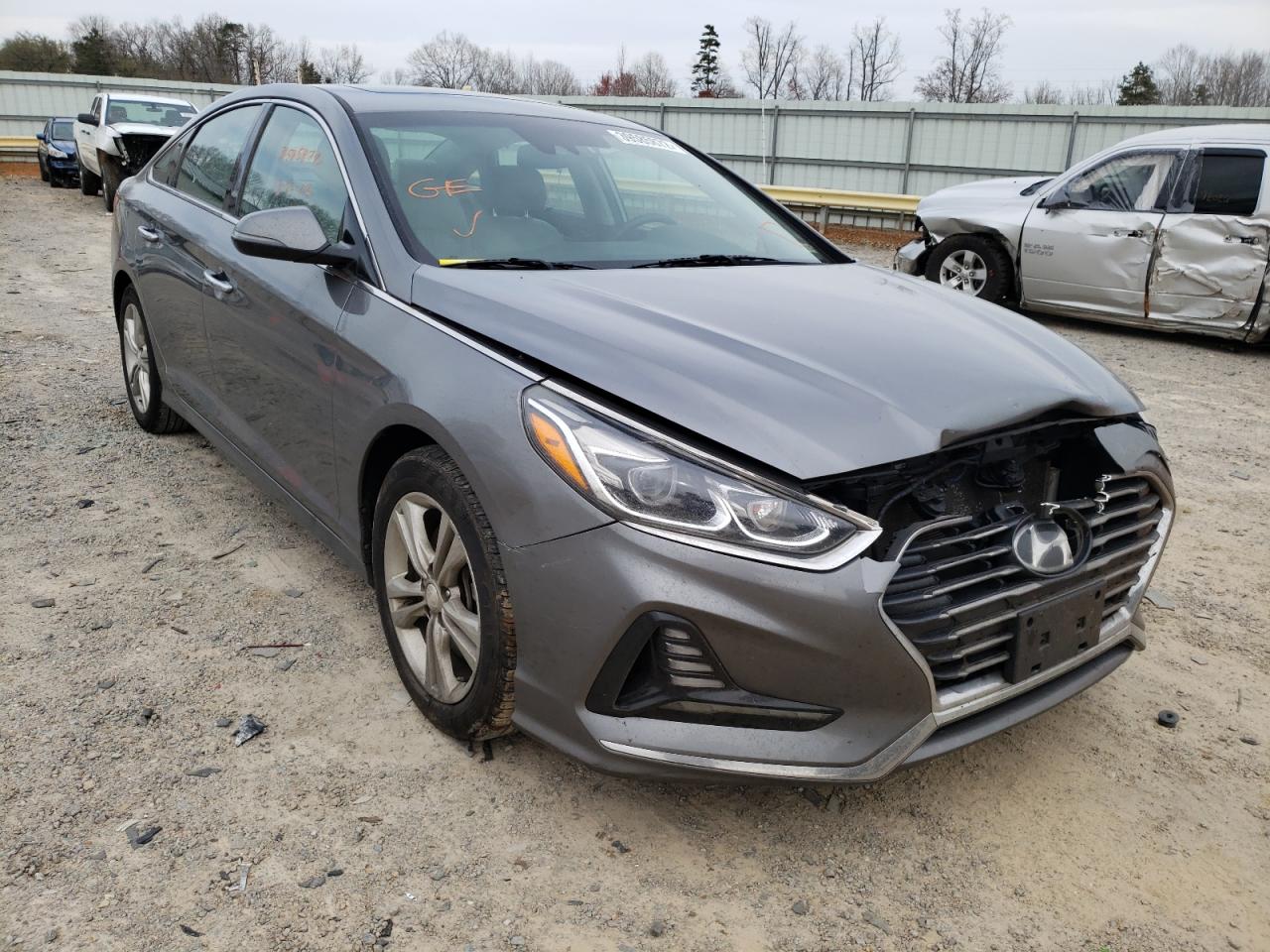 HYUNDAI SONATA LIM 2018 with VIN 5NPE34AF8JH623393 - Photo from auction